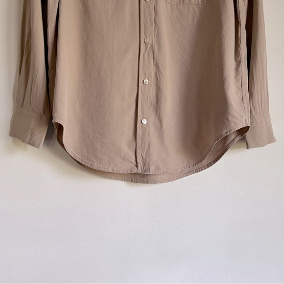 Everlane The Utility Shirt in Washable Silk ‘Burnt Sugar’  Brown Size 0 $150 - Picture 3 of 15